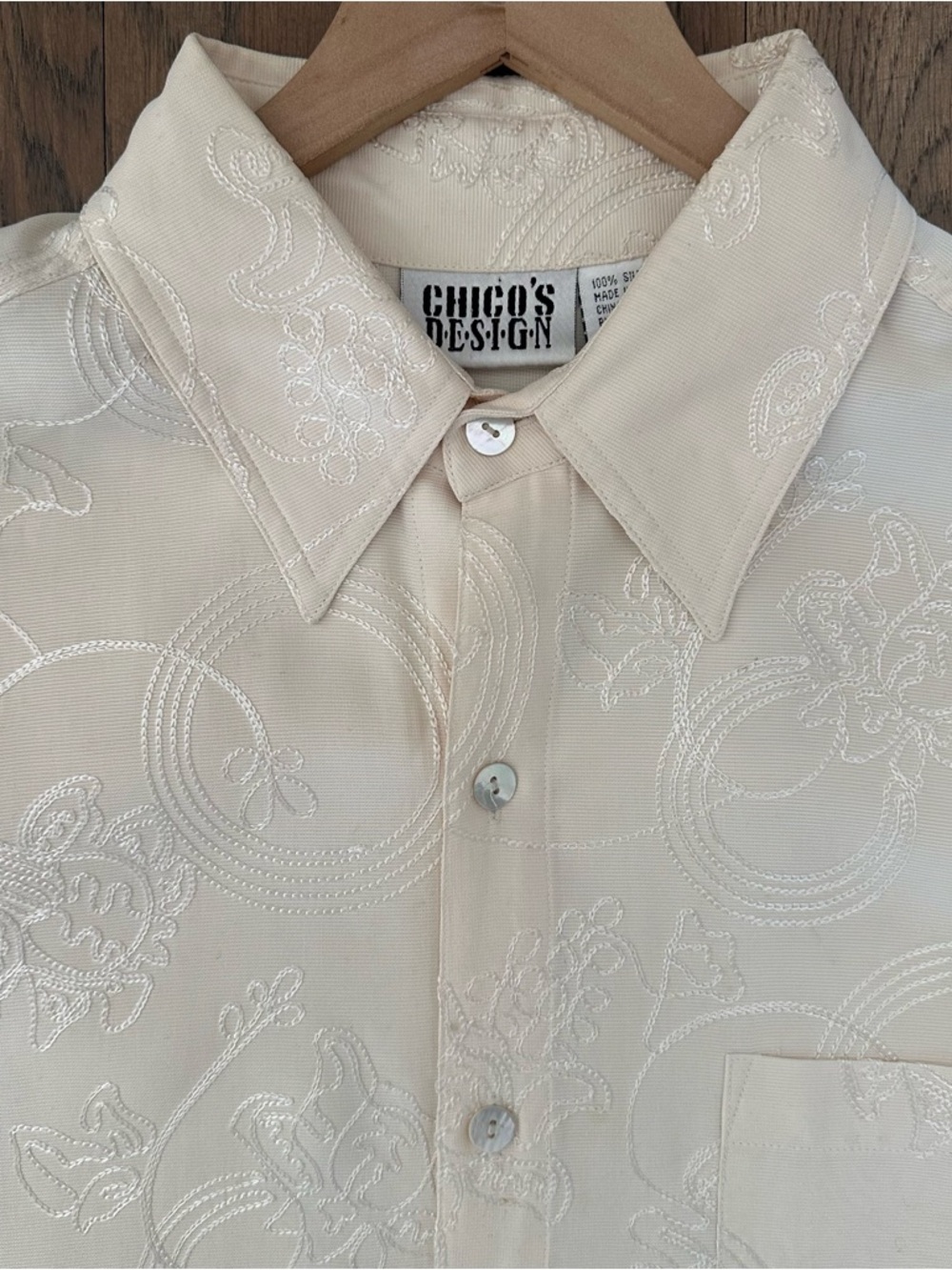 Vintage Chico's Floral Embroidered 100% Silk Button Front Shirt Cream Size 2 / M - Picture 4 of 9